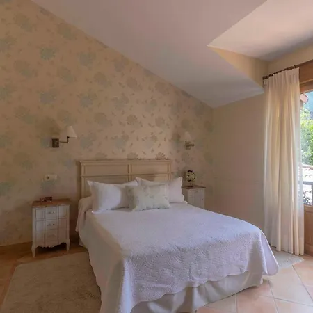 Hotel Rural Arpa De Hierba